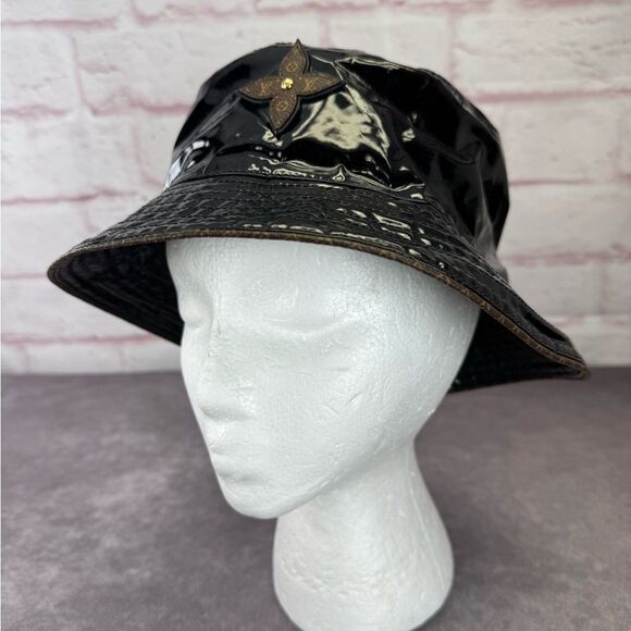 Louis Vuitton Bob Rainy Day Black Patent Bucket Hat Noir NWT - Picture 1 of 11